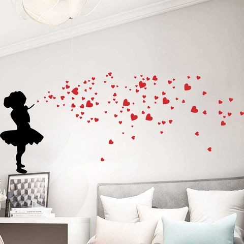 Romantisches Kleines Mädchen Bläst Rote Herzen Silhouette Wandaufkleber PVC Wasserdicht DIY Wohndeko Für Schlafzimmer Wohnzimmer