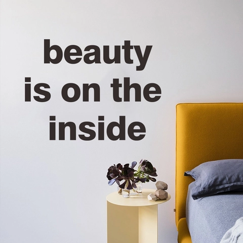 Beauty Is On The Inside Engelse Slogan Muursticker Modern Minimalistisch PVC Zwarte Belettering Decoratie Voor Huis