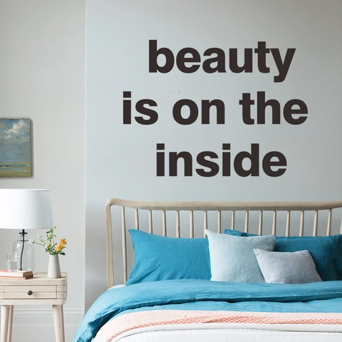Beauty Is On The Inside Engelse Slogan Muursticker Modern Minimalistisch PVC Zwarte Belettering Decoratie Voor Huis