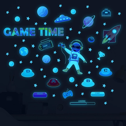 Adesivi Murali Luminosi Blu Gamer Spazio Astronauta Game Time Razzo Pianeta PVC Decalcomanie Rimovibili Decorazione Camera