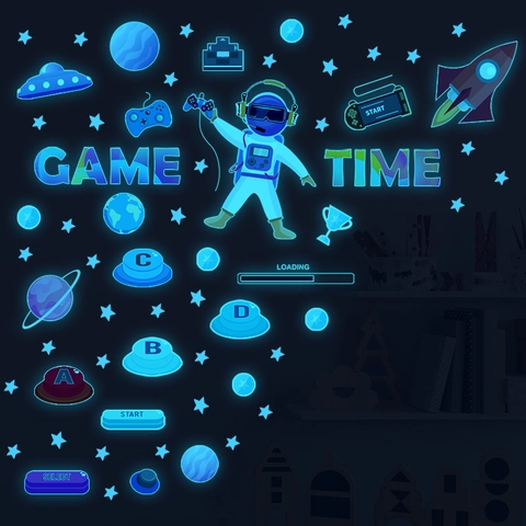 Adesivi Murali Luminosi Blu Gamer Spazio Astronauta Game Time Razzo Pianeta PVC Decalcomanie Rimovibili Decorazione Camera
