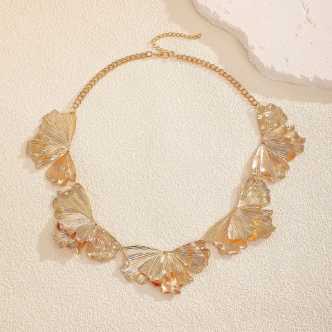 Conjunto de Joyería de Pendientes de Botón de Flor Plisada Irregular Único y Collar de Pétalo de Hoja de Ginkgo para Mujer Accesorio de Declaración Metálica de Aleación