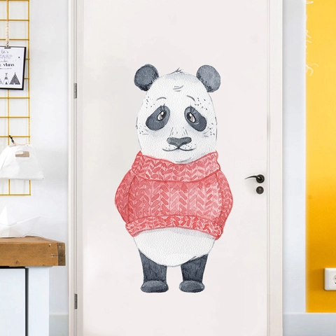 Adesivo da Parete in PVC con Panda ad Acquerello che Indossa un Maglione Rosso Murale Artistico con Animali per Bambini Arredamento