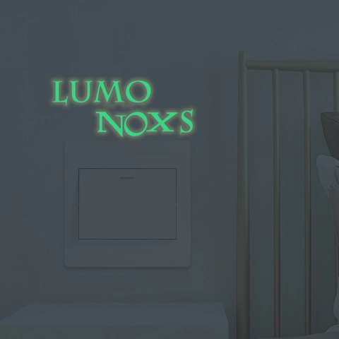 Adesivo per Interruttore Alfanumerico Luminoso al Buio PET Autoadesivo Luce Notturna Decalcomania da Parete per Camera da Letto