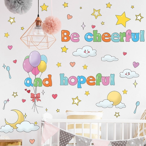 Adesivo da Parete a Cartone Animato Nuvola Luna Stella Palloncino Be Cheerful And Hopeful Slogan PVC DIY Arredamento Camera Bimbi
