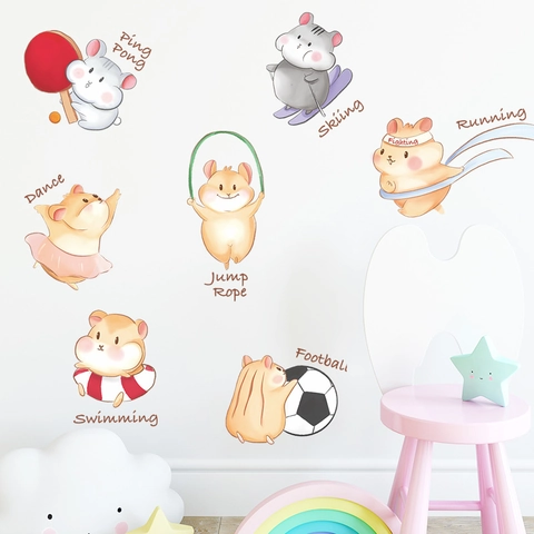 Cartoon Hamster Sport Muurstickers PVC Waterdicht Verwijderbare Muurstickers Voor Kinderkamer Kleuterschool Huis Decoratie