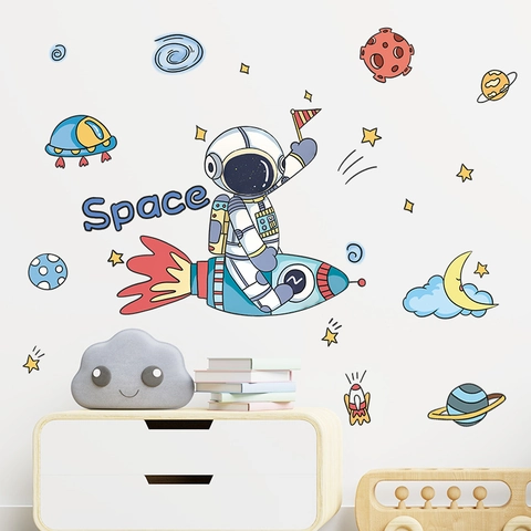 Adesivi Murali a Tema Spaziale Cartone Animato Astronauta Razzo Pianeti PVC Impermeabile Decorativi per Camera dei Bambini Asilo