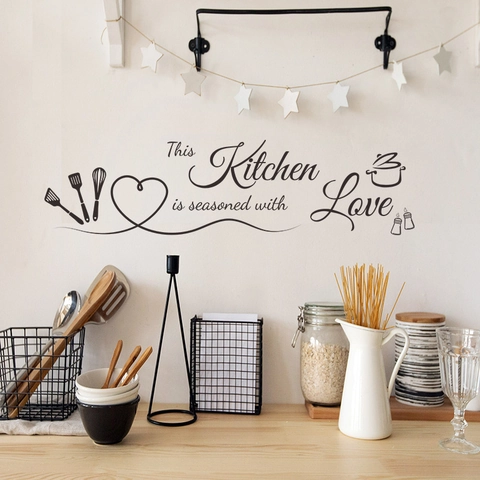 Adesivo da Parete This Kitchen Is Seasoned With Love Decalcomania da Cucina in PVC Rimovibile Con Motivo di Utensili per Casa