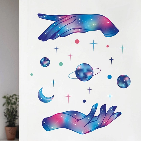 Adesivo da Parete Tema Galassia Mani Creative con Pianeti Stelle Luna Design PVC Autoadesivo Stampato per Decorazione Stanza