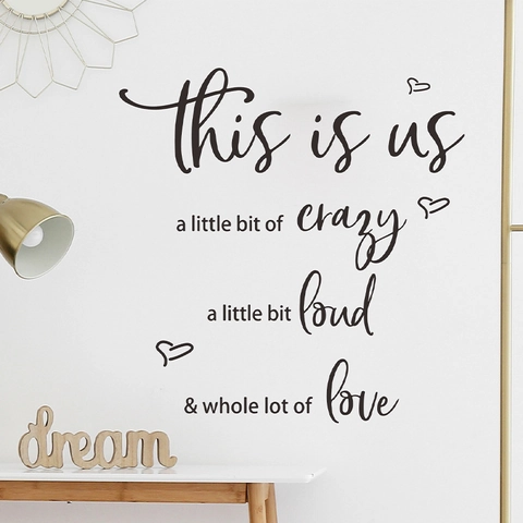 This Is Us Pegatina de Pared Cita Familiar PVC Decorativa Eslogan Inglés Corazón Calcomanía para Dormitorio Sala de Estar Hogar