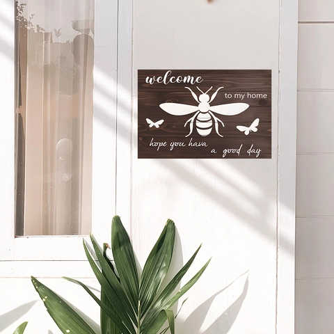 Sticker Mural Abeille Welcome To My Home PVC Effet Grain de Bois Papillon Slogan Décalcomanie pour Salon Décoration Maison