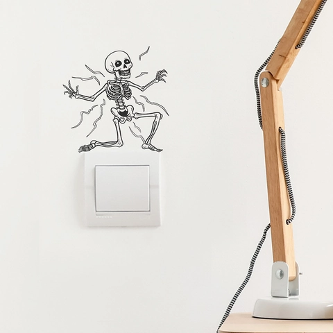 Adesivo per Interruttore a Forma di Teschio Elettroshock di Halloween Divertente Scheletro Decorazione Parete in PVC Fai da Te