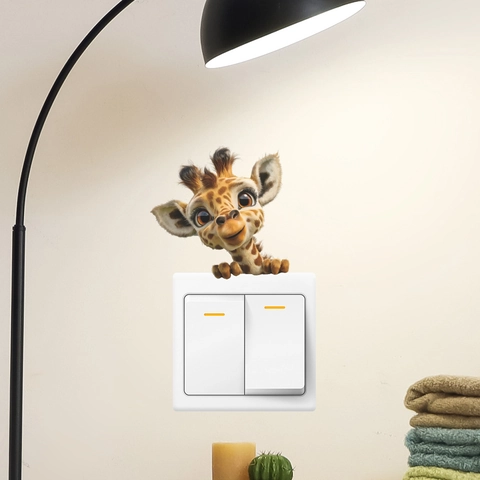 Creativo Adesivo da Parete Giraffa Cartone Animato 3D in PVC Removibile per Interruttore Luce Soggiorno Camera da Letto Decorazione