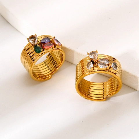 Anello a Goccia d'Acqua in Acciaio Inossidabile con Zirconia Stile Ins Placcato Oro 18K Resistente all'Appannamento Gioielli Donna