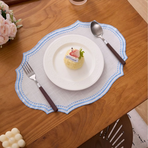 Retro Ins Style Embroidered Scalloped Placemat Polyester Table Mat Washable White Fabric Decorative Napkin For Dining Room Home