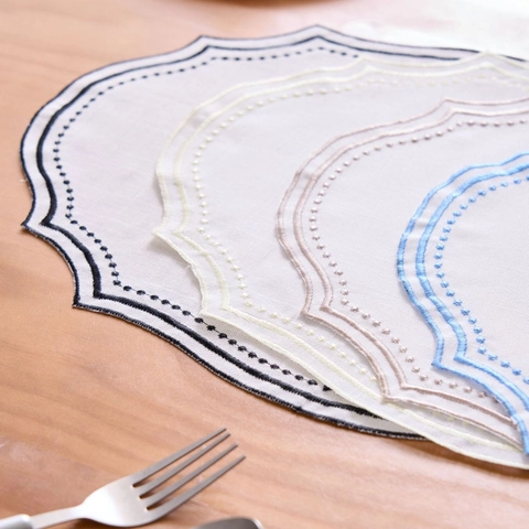 Retro Ins Style Embroidered Scalloped Placemat Polyester Table Mat Washable White Fabric Decorative Napkin For Dining Room Home