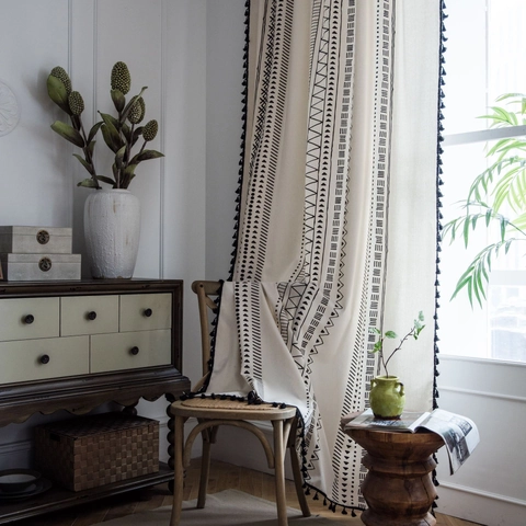 Cortina de Puerta de Algodón y Lino Estampada Geométrica Boho Con Borlas Negras Patrón Tribal Semi-Opaco Para Cocina