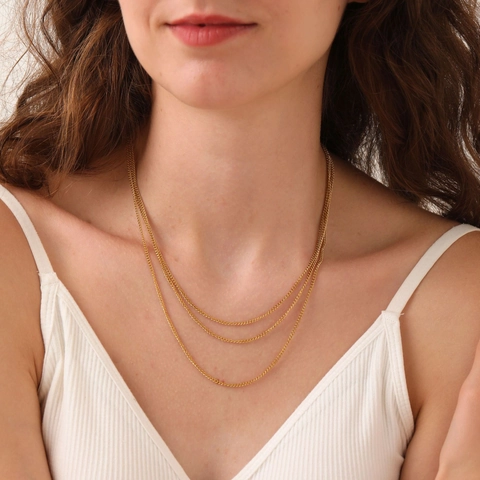 Collier Femme en Acier Inoxydable Plaqué Or 18K Maille Forçat Imperméable Minimaliste Ras du Cou Bijoux Mode Cadeau