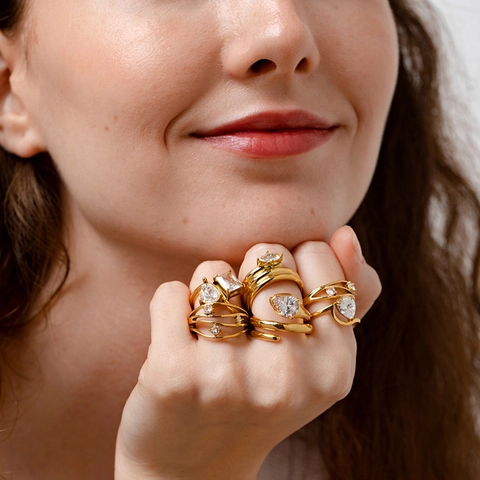 Bague Géométrique en Acier Inoxydable avec Zirconia Plaqué Or 18K Bijoux de Luxe Forme de Goutte d'Eau Anneau Femme Cadeau
