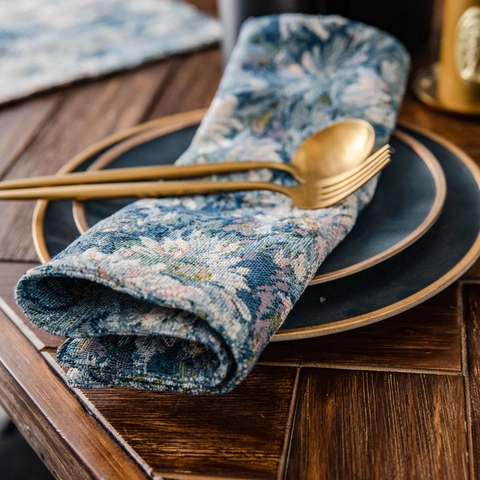 Amerikanischer Landhaus-Jacquard-Tischläufer Blaues Blumenblattmuster Baumwoll-Polyester-Mischgewebe Esstisch-Dekoration