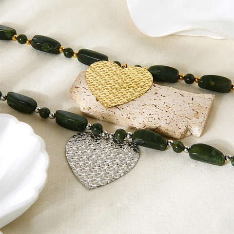 Collier de Perles en Acrylique Vert Émeraude Avec Grand Pendentif Cœur Martelé Acier Inoxydable Or Argent Pour Femme Bijoux