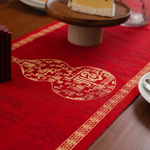 Chemin de Table Rouge Chinois Traditionnel Avec Motif de Calebasse et Bénédiction Tissu Jacquard Brodé Avec Glands Pour Nouvel An Maison