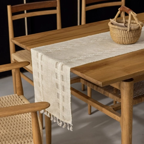Modern Polyester Table Runner With Hollow Square Design And Tassels For Dining Room Tea Room Decoration Long Tablecloth