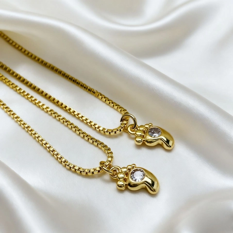 Minimalist Gold Copper Giraffe Butterfly Snake Leaf Pendant Necklace For Women Elegant Fashion Jewelry Animal Plant Gift