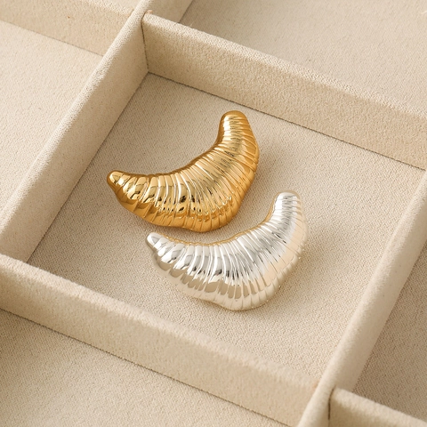 Unregelmäßige Croissant Brot Form Brosche Gold Silber Überzogenes Messing Spiral Textur 3D Lebensmittel Anstecknadel Für Damen Herren Schmuck