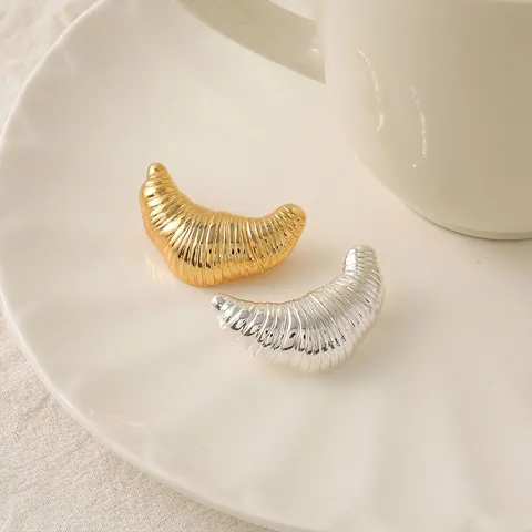 Unregelmäßige Croissant Brot Form Brosche Gold Silber Überzogenes Messing Spiral Textur 3D Lebensmittel Anstecknadel Für Damen Herren Schmuck
