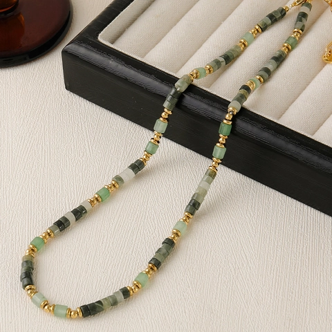 Collier en Perles Cylindriques Vertes en Pierre Naturelle Fait Main Chaîne en Cuivre Électroplaqué Or 18K pour Femme Bijoux de Mode