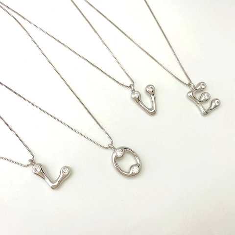 Luxury Gold Silver Plated Copper English Letter Pendant Necklace Simple Liquid Metal Zirconia Inlaid Box Chain Jewelry For Women