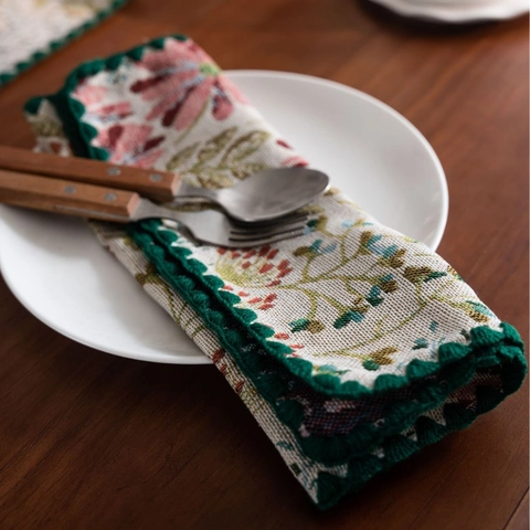 Set de Table Fleuri Jacquard Vintage en Mélange de Coton Résistant à la Chaleur Avec Bordure Festonnée Style Palais Européen