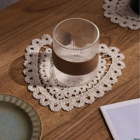 Handgefertigte Häkeluntersetzer Baumwolle Vintage Beige Spitze Herz Blume Tischset Hohl Cup Mat Für Home Dining Deko