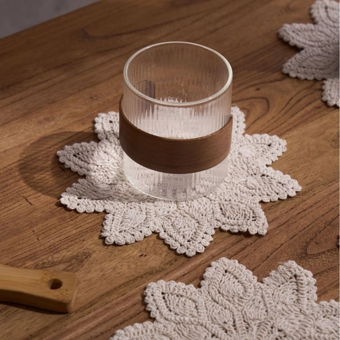Sottobicchieri in Cotone Fatti a Mano all'Uncinetto Retro Pizzo Traforato Fiore Tappetino Stile Boho Tovaglietta Resistente al Calore