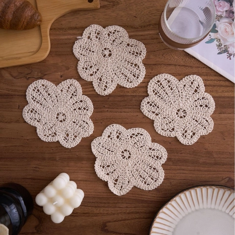 Sottobicchiere in Cotone Lavorato a Mano all'Uncinetto Pizzo Fiore Cuore Tovaglietta Bianco Sporco Retro Stile Ins Casa