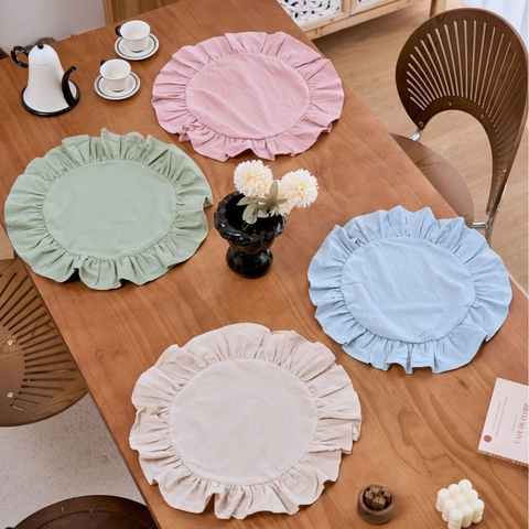 Set de Table Rond à Bord Volanté en Polyester Coton Couleur Unie Tapis de Table à Manger Style Rustique Français Set de Table Résistant à la Chaleur Décoration de Maison