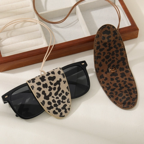 Custodia Porta Occhiali in Pelle PU con Stampa Leopardata Borsa Porta Occhiali da Sole Portatile Con Cordino Per Accessori Moda Donna