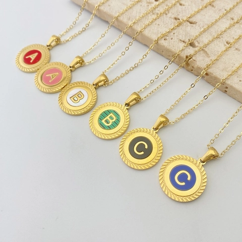 18K Gold Plated Copper Round Letter Pendant Necklace Enamel Shell Personalized Initial Medallion Clavicle Chain Women Jewelry