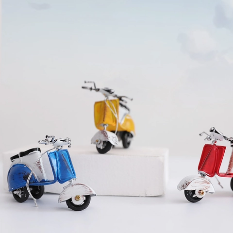 Retro Scooter Motorcycle Model Vintage Iron Metal Handcrafted Distressed Industrial Zakka Desktop Ornament Home Decor
