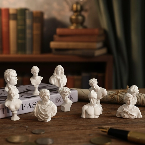 European Classical Mini Bust Statues Set White Resin Sculpture Ornaments For Home Office Desktop Decor Art Sketches Props