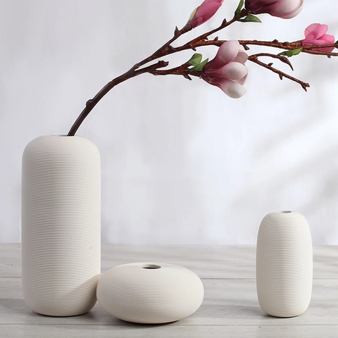 Minimalist Ceramic Vase White Matte Horizontal Ribbed Texture Decorative Flower Holder For Modern Home Living Room Desktop