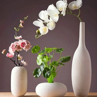 Modern White Ceramic Vase Minimalist Ribbed Spiral Texture Handmade Decorative Flower Bottle For Zen Home Decor