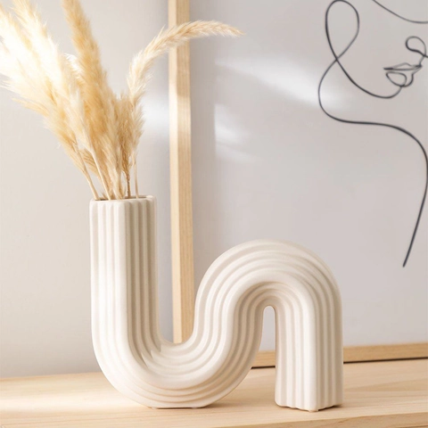Nordic Minimalist Geometric Ceramic Vase Wavy U-Shaped Matte Striped Desktop Decorative Flower Vase For Home Living Room