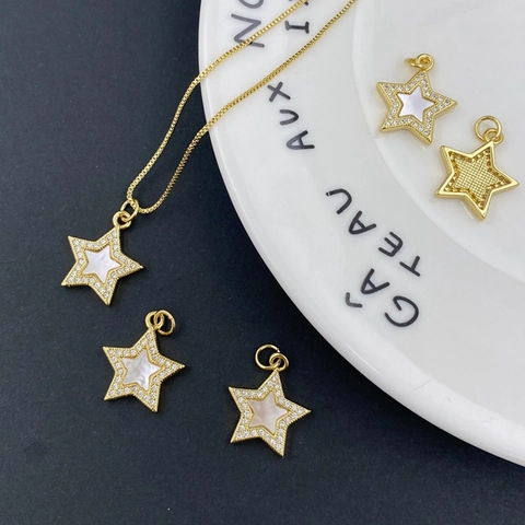 Collier Pendentif Étoile en Coquillage Naturel Style Ins pour Femmes Plaqué Or Cuivre Incrusté de Strass Bijoux Élégants Collier de Charme Étoile Cadeau