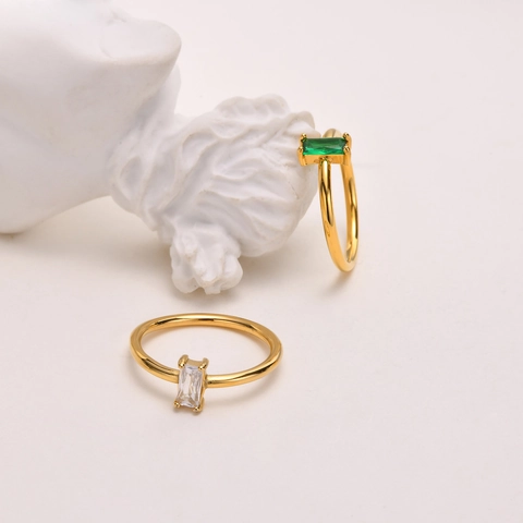 Minimalistische Roestvrijstalen 18K Vergulde Ring AAA Zirkonia Rechthoekige Groene Witte Steen Stapelbare Sieraden Voor Dames