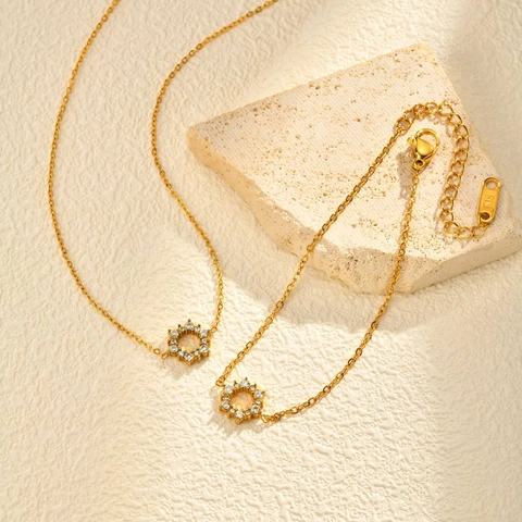 Minimalist Stainless Steel Sunflower Pendant Necklace For Women Gold Plated Dainty Rhinestone Flower Bracelet Fashion Jewelry Gift