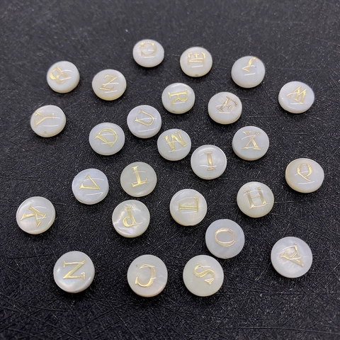 Cuentas De Letras De Concha De Nácar Natural Grabadas En Oro Redondas Planas Alfabeto Para Crear Joyas DIY