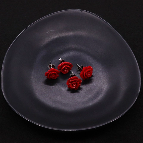 Elegant 10mm Red Shell Rose Flower Stud Earrings For Women Polished Nature Style Wedding Party Jewelry Gift