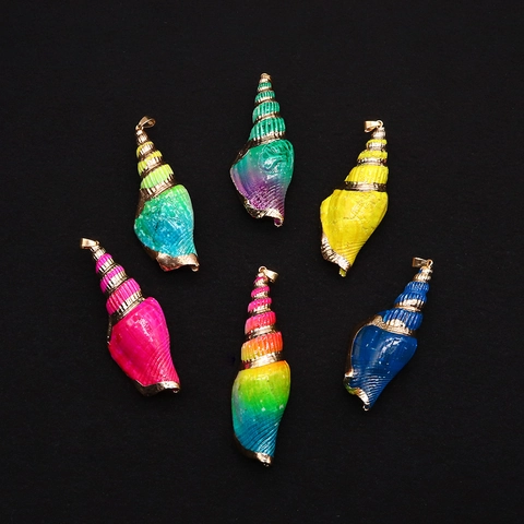 Natuurlijke Zeeslak Schelp Hanger Vergulde Koperen Rand Geverfde Conch Charms Voor Ketting Sieraden Maken Accessoires